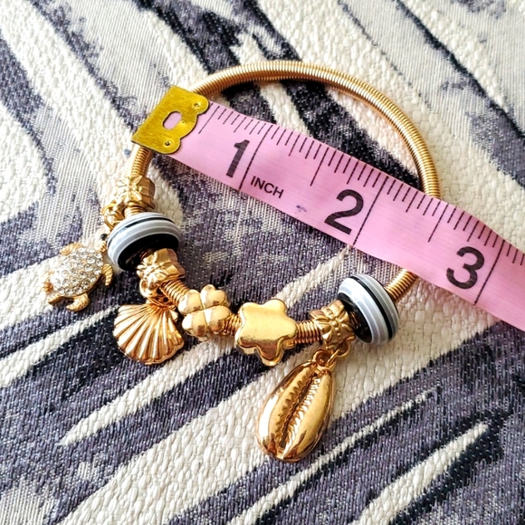 Fashion bracelets - Picture 2 of 2